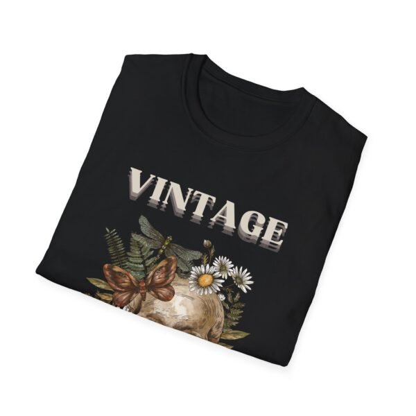 Vintage Skull T-Shirt - Retro Style Tee for Skull Lovers