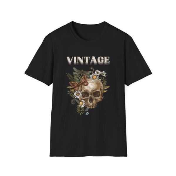 Vintage Skull T-Shirt - Retro Style Tee for Skull Lovers